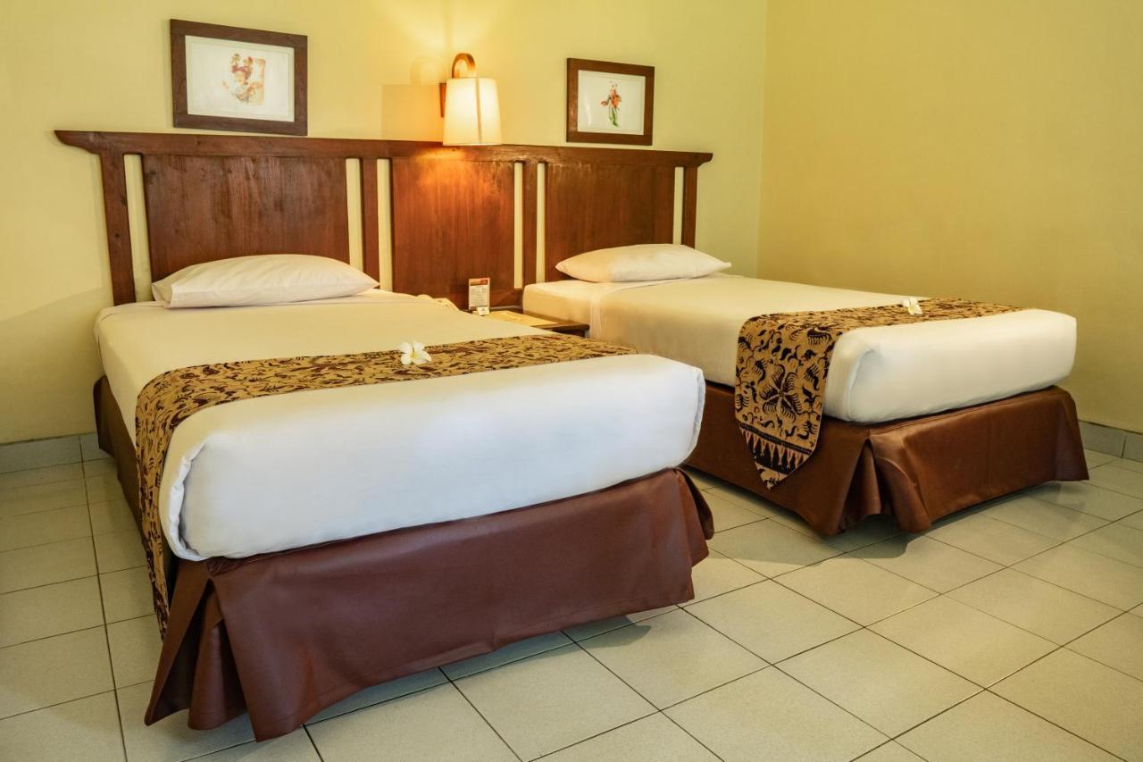 Besakih Beach Hotel Sanur  Exterior photo