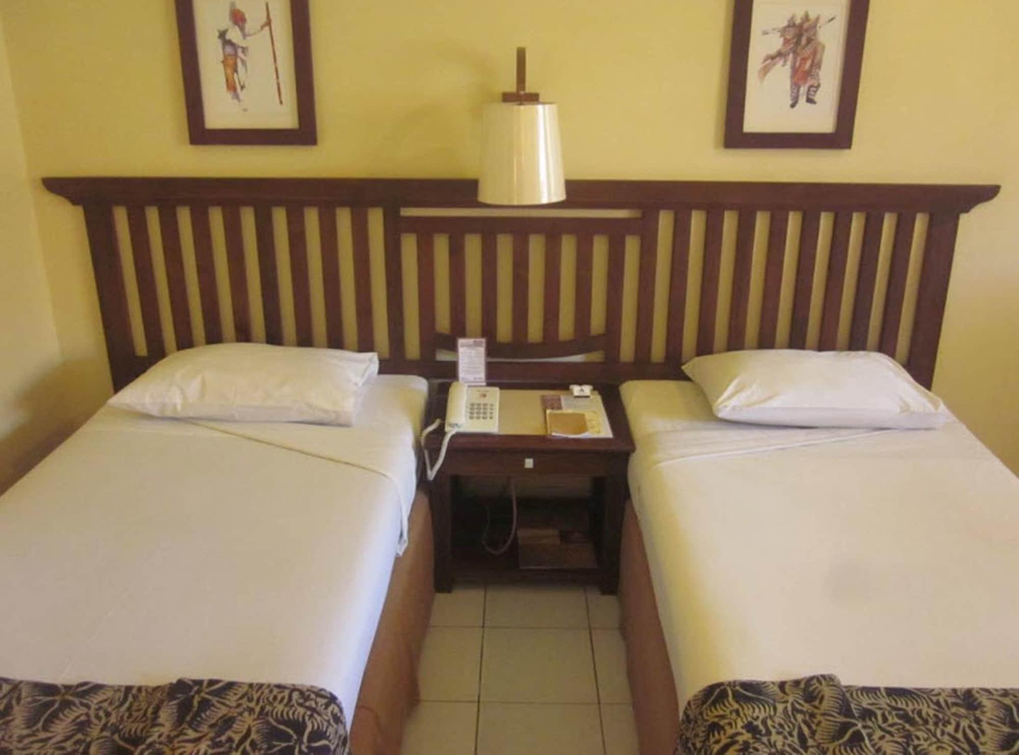 Besakih Beach Hotel Sanur  Exterior photo