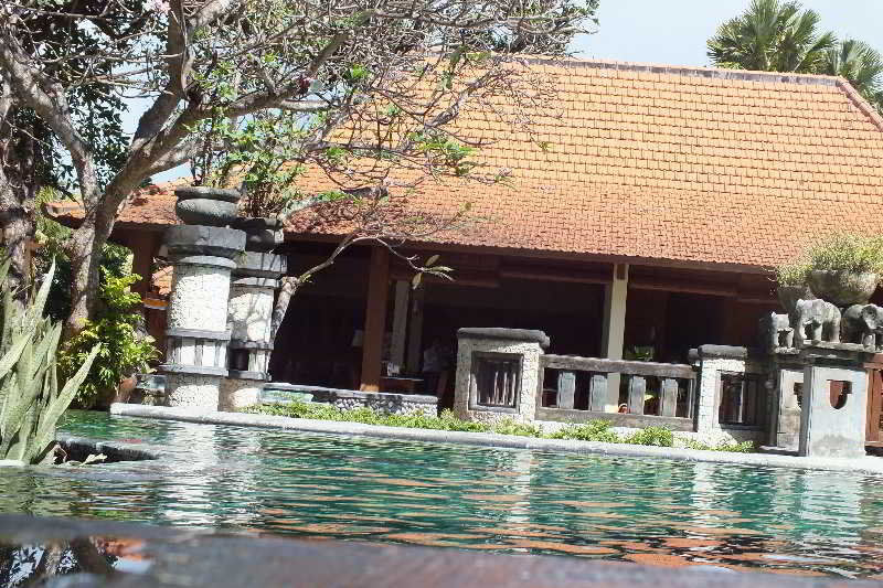 Besakih Beach Hotel Sanur  Exterior photo