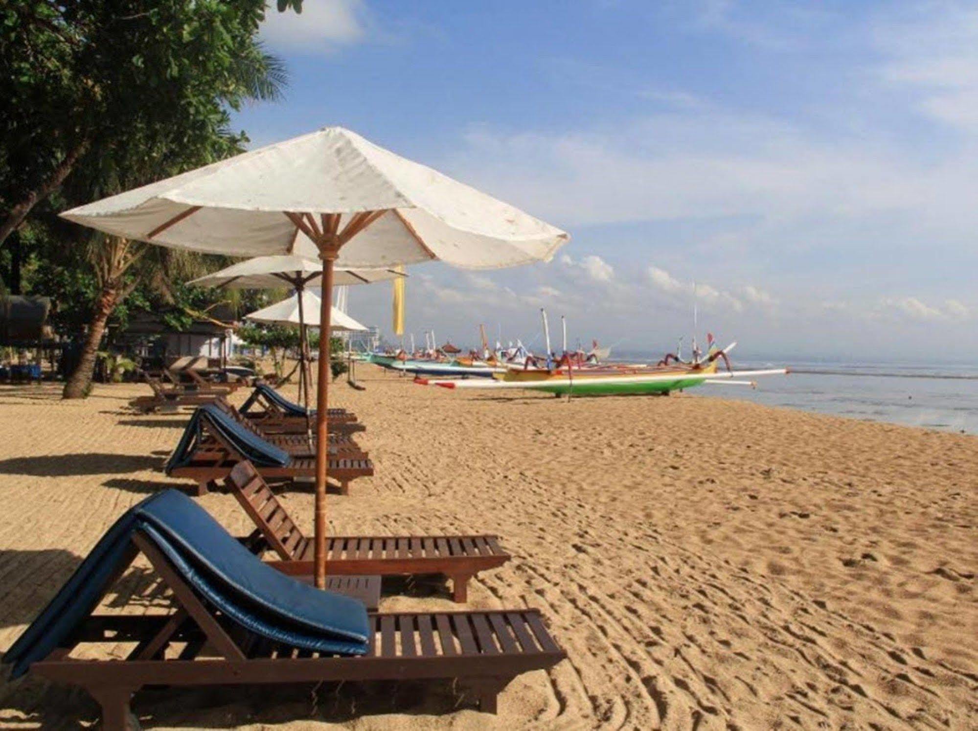 Besakih Beach Hotel Sanur  Exterior photo