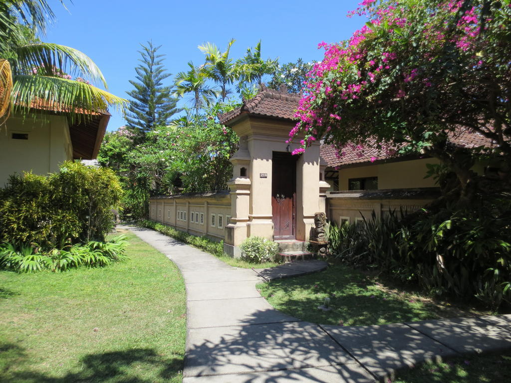 Besakih Beach Hotel Sanur  Exterior photo