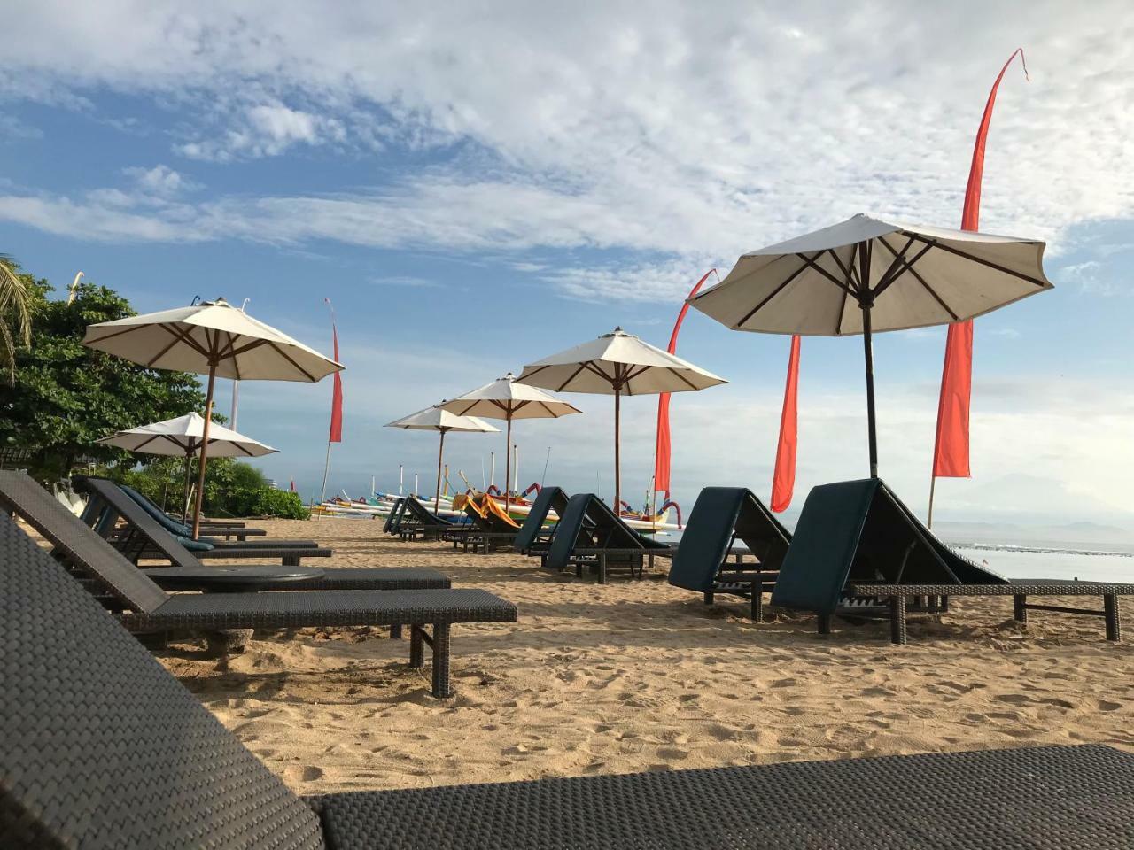 Besakih Beach Hotel Sanur  Exterior photo